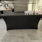 Iso buffet- ja tarjoilupöytä mustalla hupulla – Vuokrausfirma Tampere